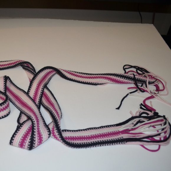 Unnamed Knit Long Narrow Scarf Black Pink White 42.5 in half without brushy ends - Picture 3 of 4
